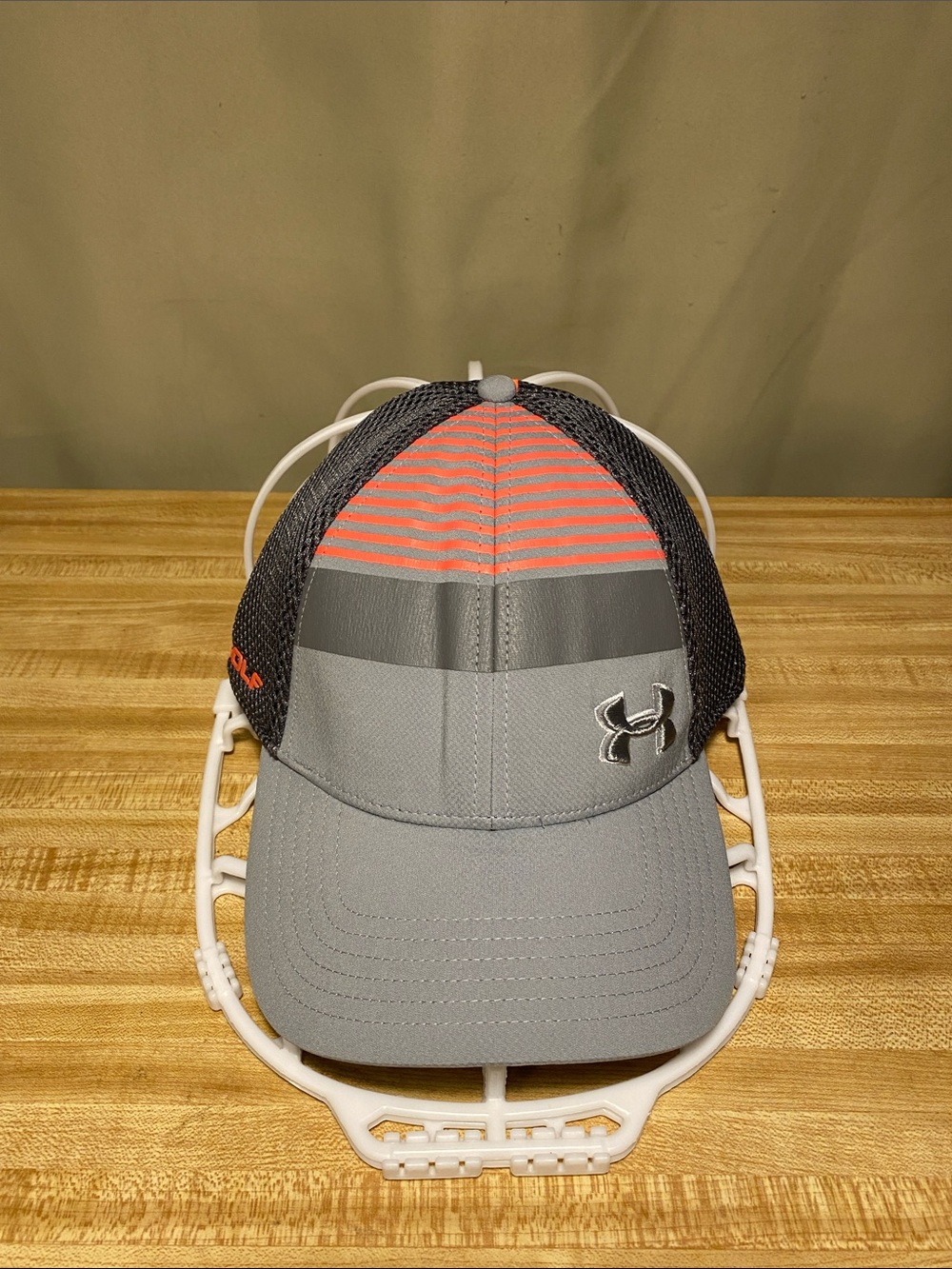 Under Armour UA Eagle Golf Fitted Mesh Cap 2.0 size LG/XL